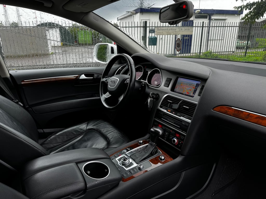 AUDI Q7 - Image 17