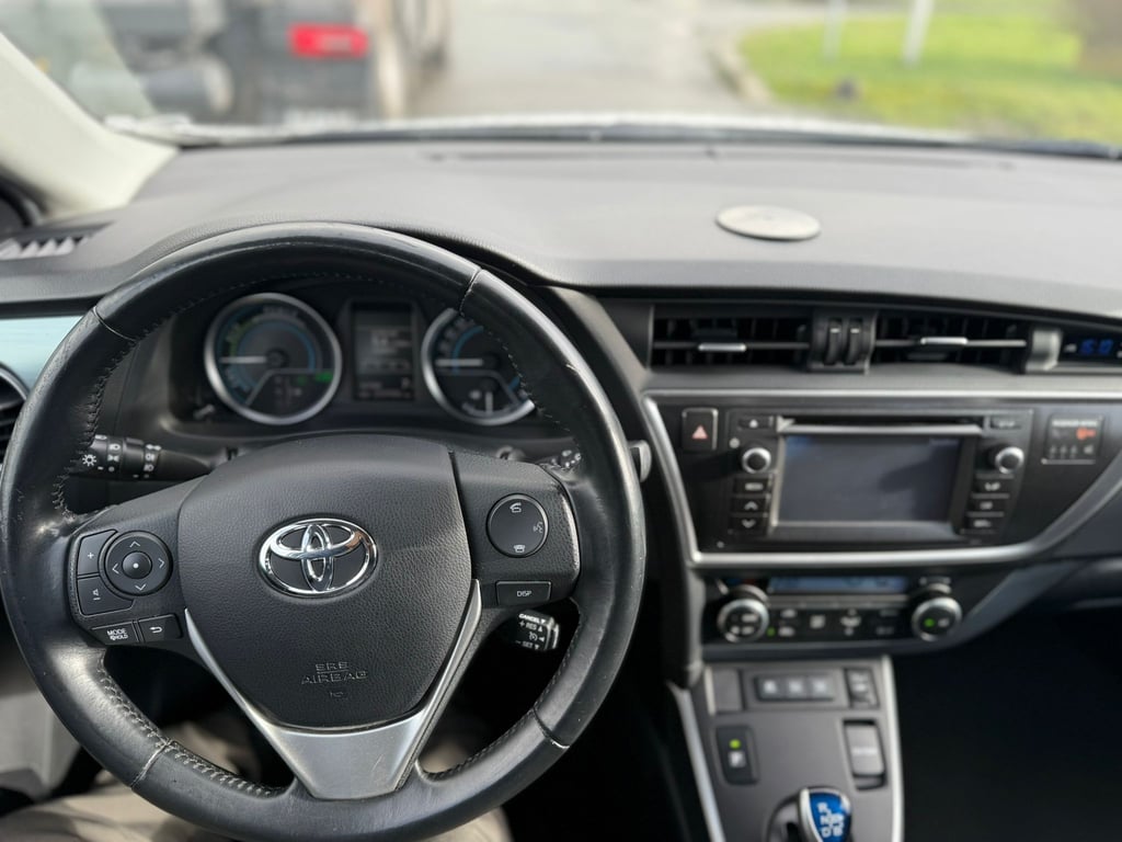 TOYOTA AURIS - Image 14