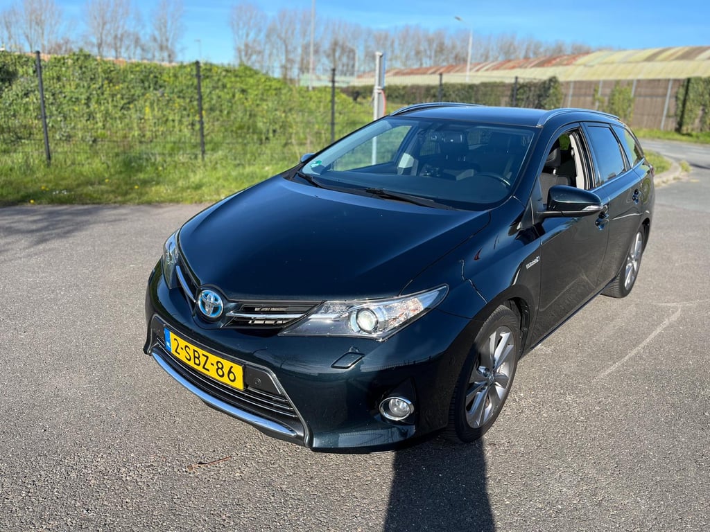 TOYOTO  AURIS TOURING SPORTS - Image 2