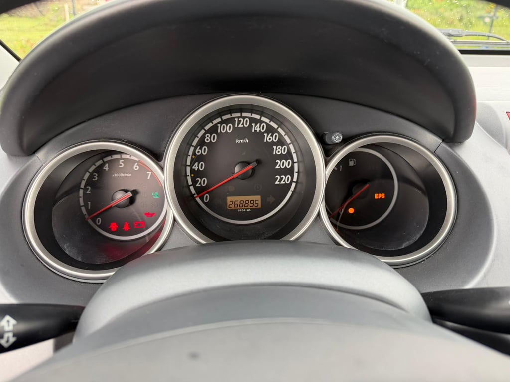 HONDA INSIGHT - Image 18