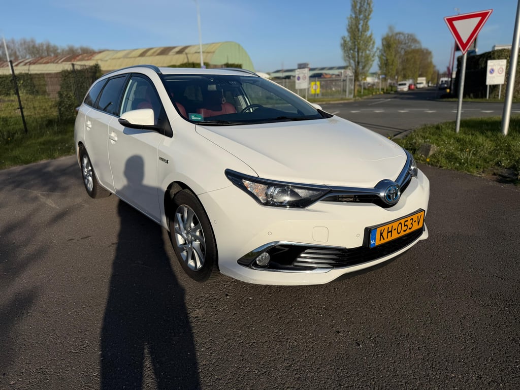 TOYOTA AURIS TOURING SPORTS - Image 10