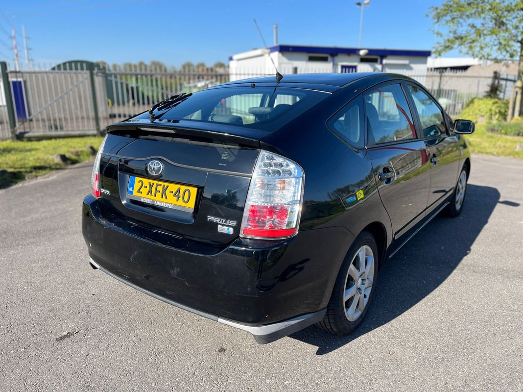 TOYOTA PRIUS - Image 6