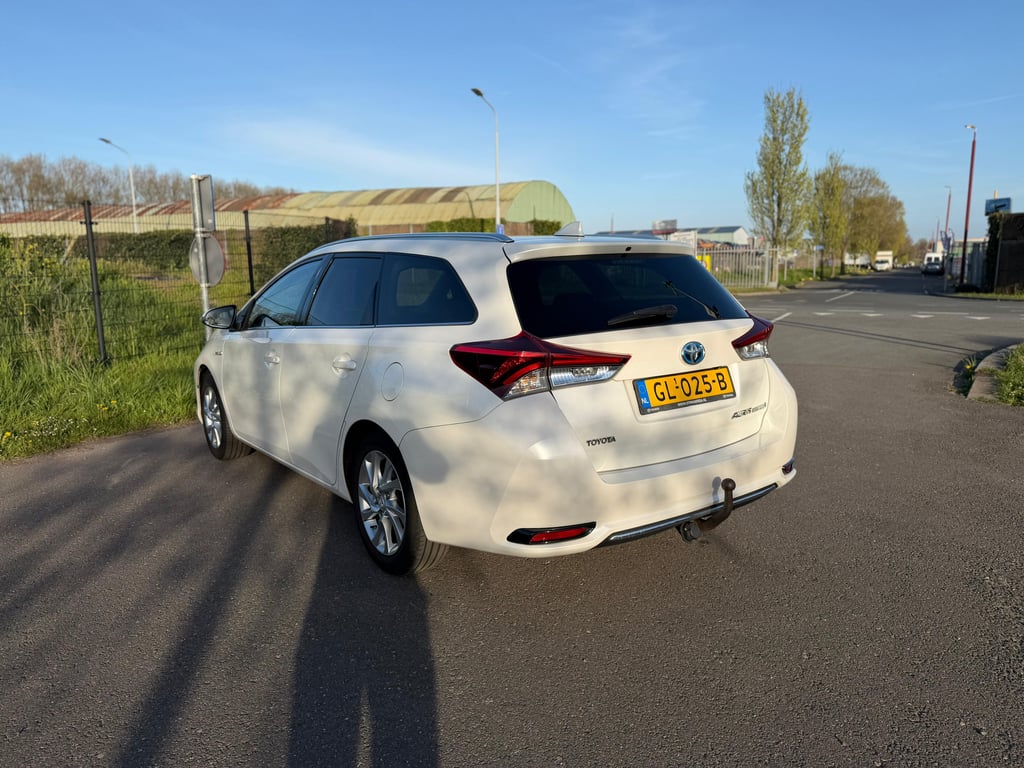 TOYOTA AURIS TOURING SPORTS - Image 5