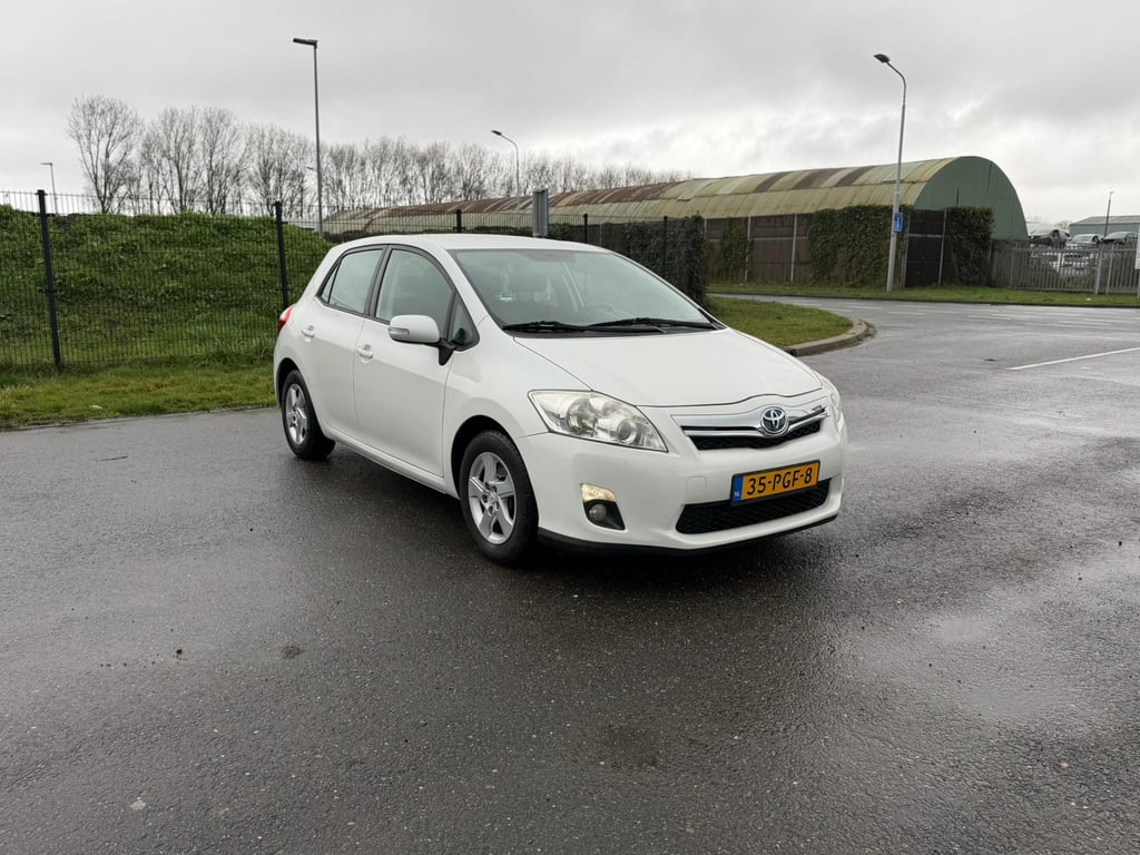TOYOTA AURIS - Image 5