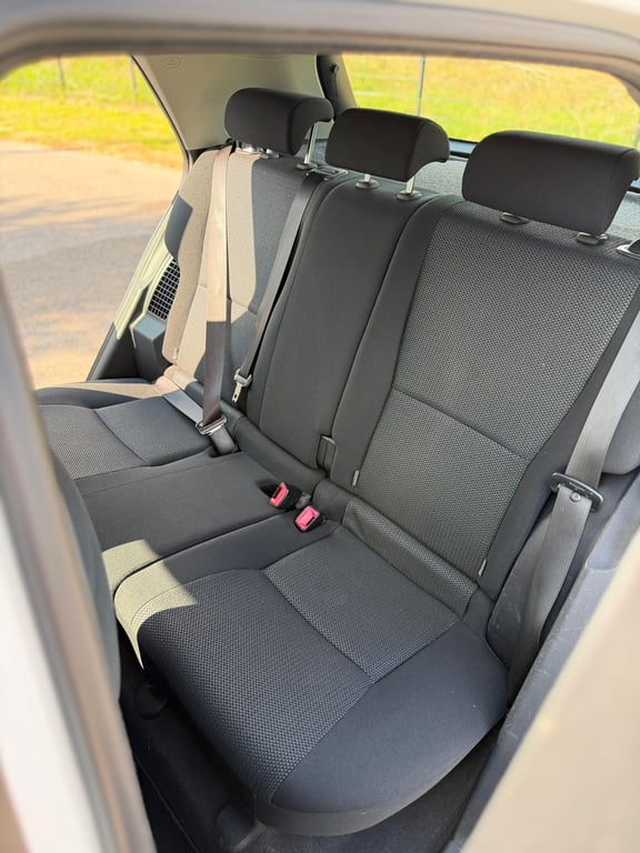 TOYOTA AURIS - Image 12