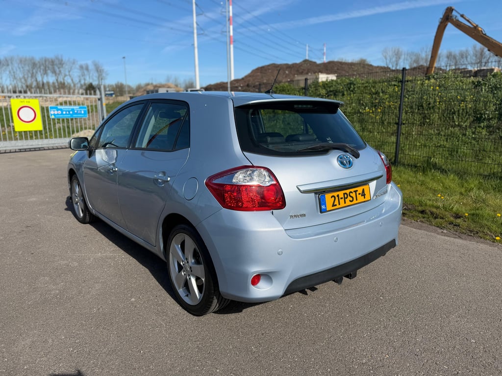 TOYOTA AURIS - Image 2