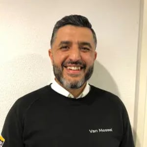 Rachid - Vestigingsdirecteur bij Van Mossel Autoschade
