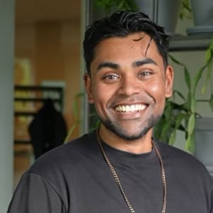 Sharad · Gedragswetenschapper