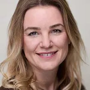 Kirsty Bushoff