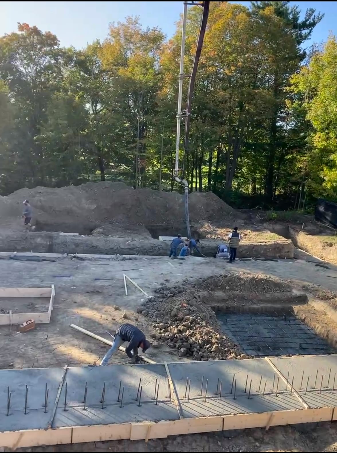 Braced foundation walls in Vaughan with formwork assembly complete awaiting concrete placement