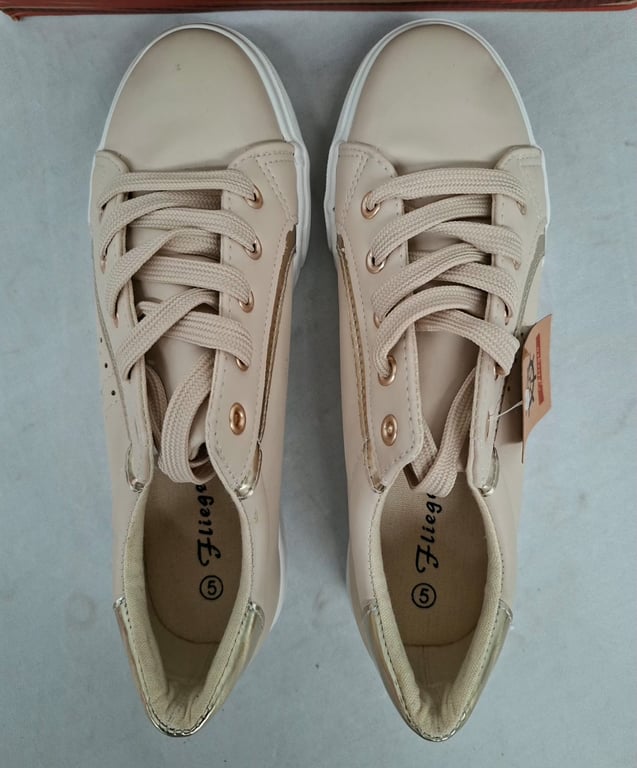 Size 5 Beige Casual Sneakers