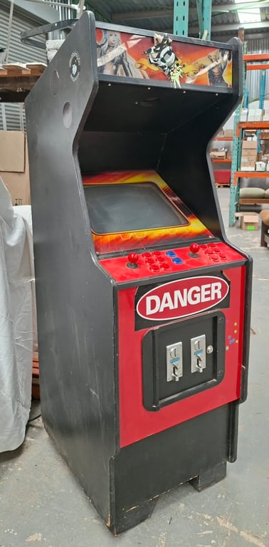 Vintage Arcade Machine Cabinet (WAP)