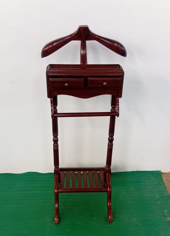Wooden Gentleman's Valet Stand