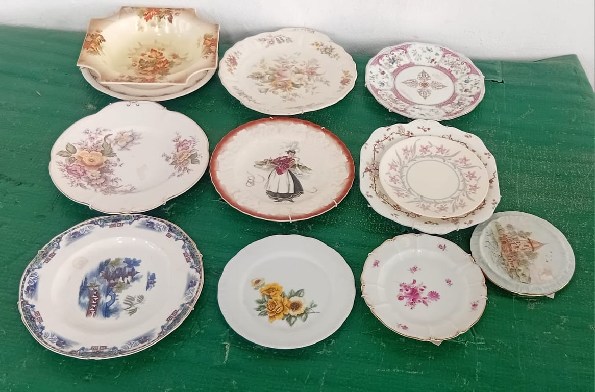 Mixed Vintage & Decorative Porcelain Plate Collection (Assorted Designs)