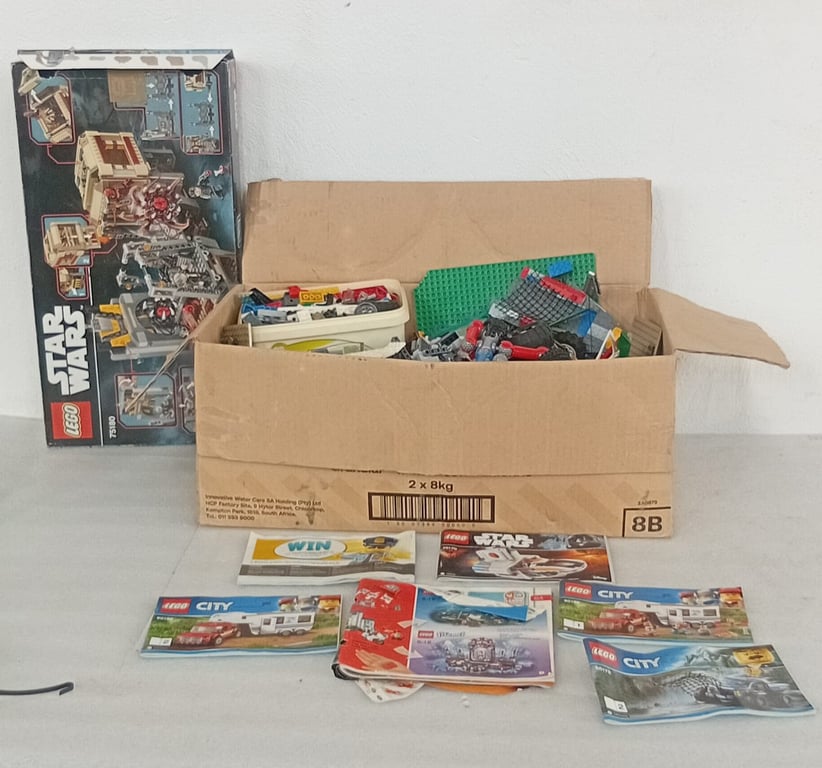 Mixed LEGO Lot (Star Wars & City)