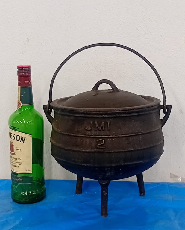 Size 2-Cast Iron Three-Legged Potjie Pot