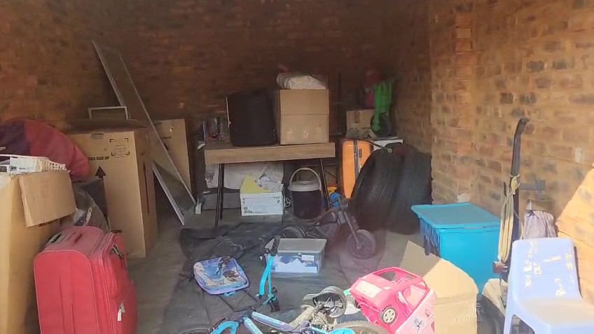 12 - Suitcase Unit