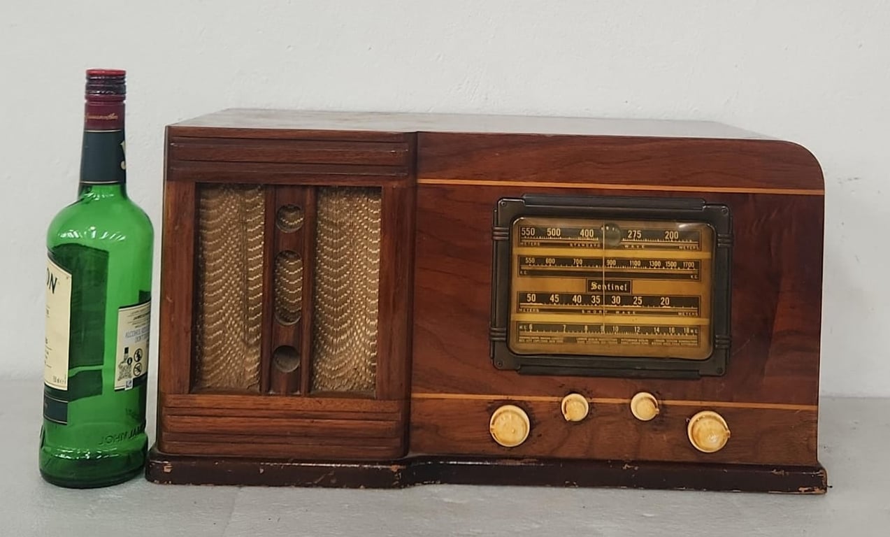 Vintage Sentinel wooden tube radio