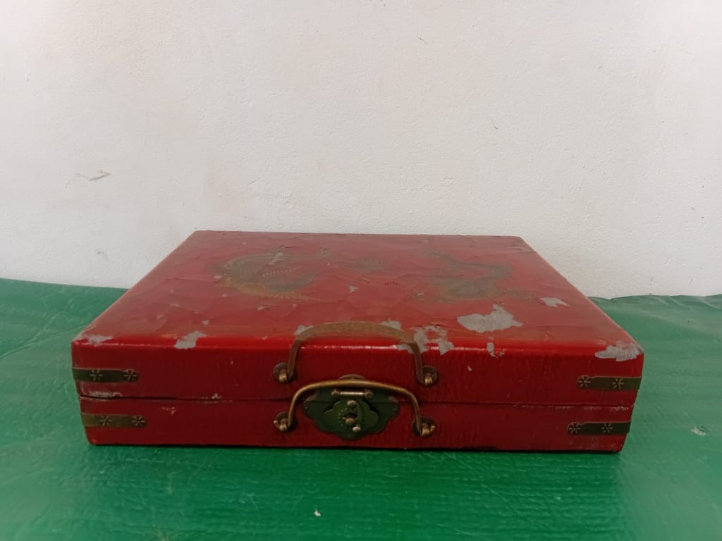 Antique Majong in case