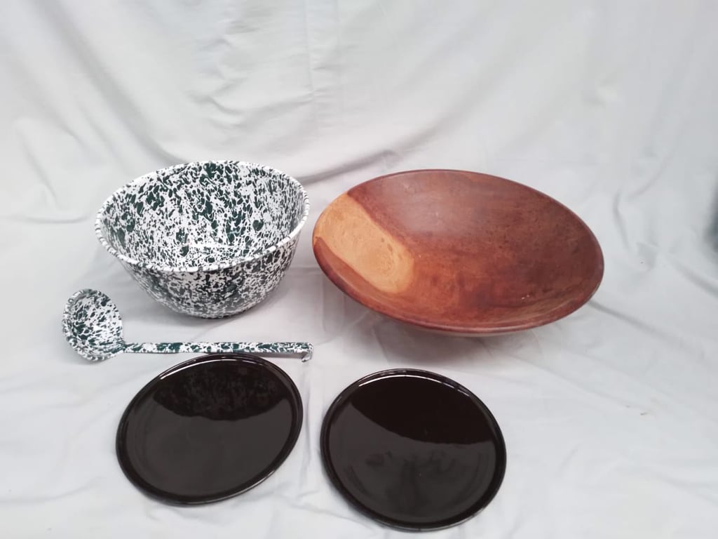 Green Splatter Emamel Bowl,Spoon, Side Plate & Wooden Bowel