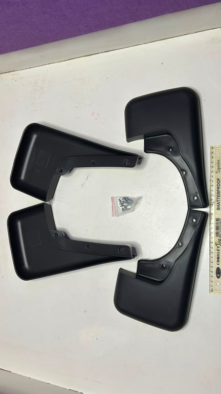 4 piece set includes mud flaps designed spesificaly for the Chevrolet utility bakkie