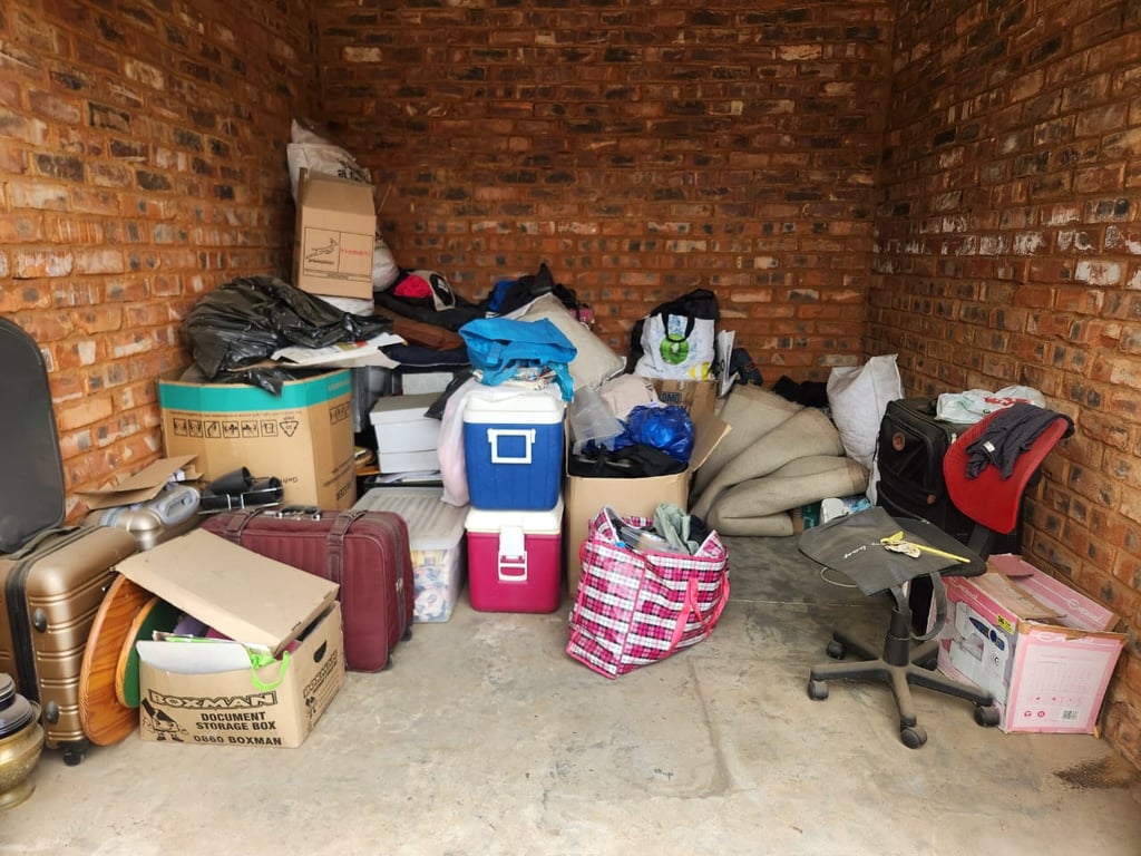 36 - Sewing Machine Unit - JHB