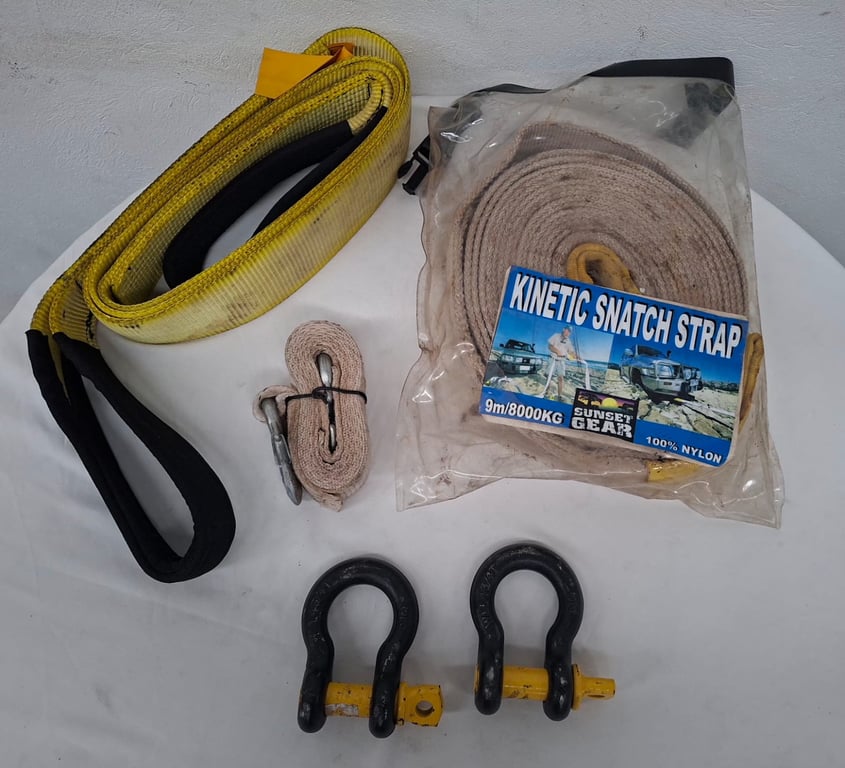 4x4 Recovery Gear & Kinetic Snatch Strap Bundle