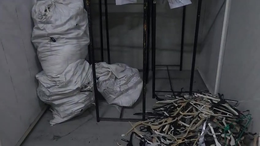 35 - Hanger Unit