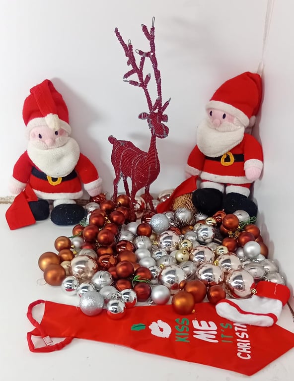 Joblot Of Christmas Decor