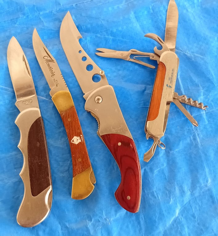 Lot of Pocket Knives