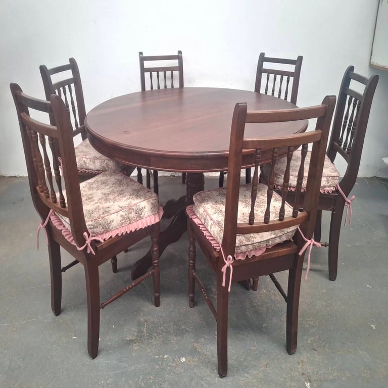 Vintage Round Dining Table with 6 Chairs