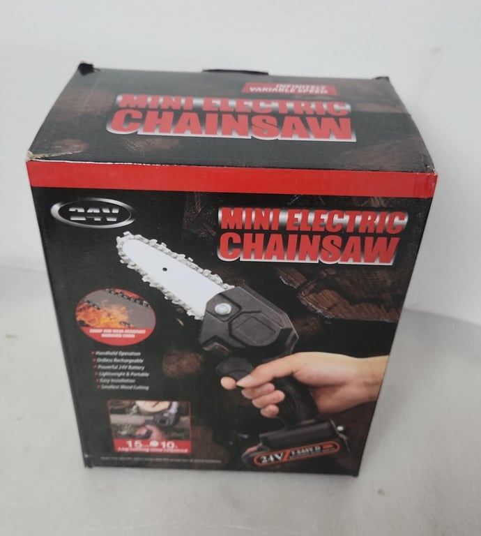 Mini Rechargeable Chainsaw