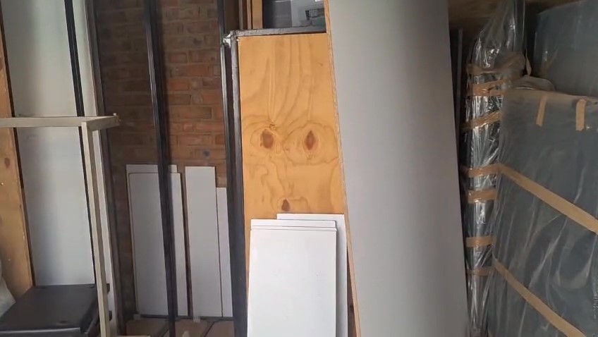 34 - Display Shelf Unit