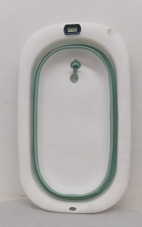 Baby Folding Bath Tub with Digital Temperature Display – Green & White