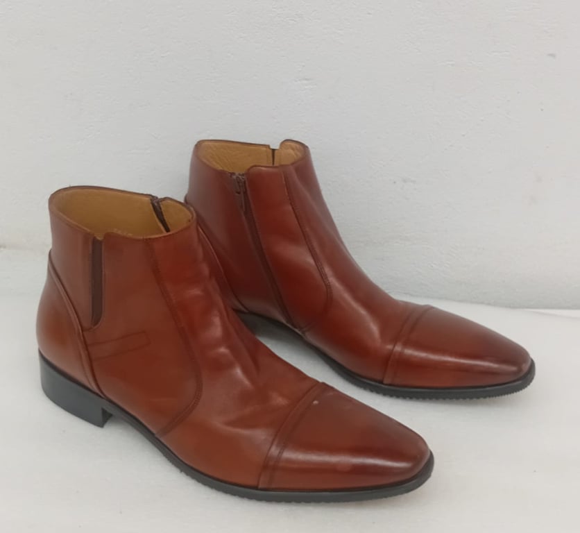 Size 9 -Men's Leather Shoes