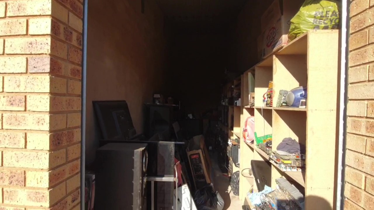 11 - TVs Unit