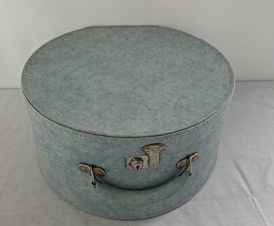 Vintage Round Hat Box