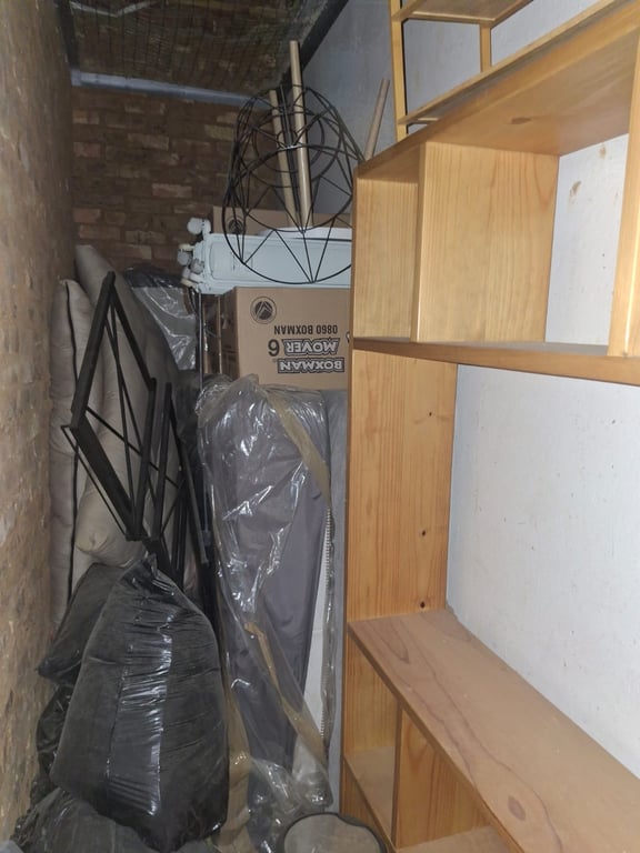 LOT 3 Office Chair Unit