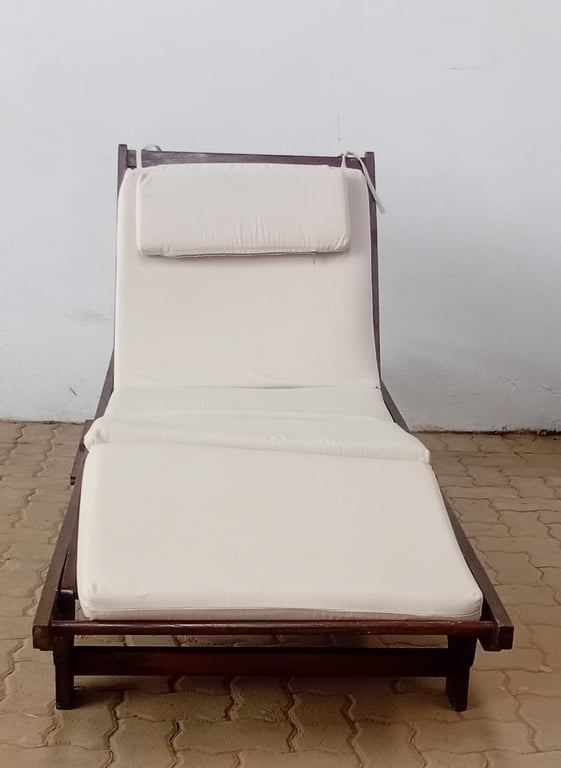 Wooden Adjustable Sun Lounger / Daybed with Cushions