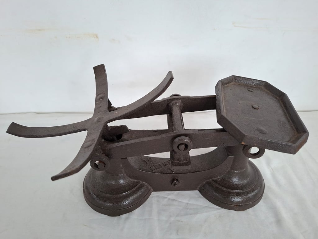 Vintage Weylux Cast Iron Balance Scale