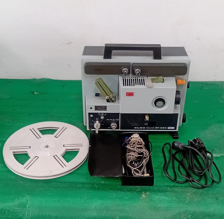 Elmo Sound ST-1200 Super 8mm Film Projector