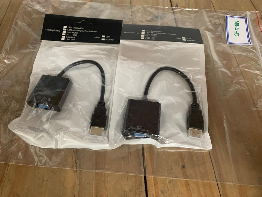 MB 4 10 - HDMI to VGA Adapter x 2