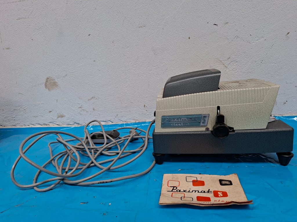 Vintage Boximat S Projector