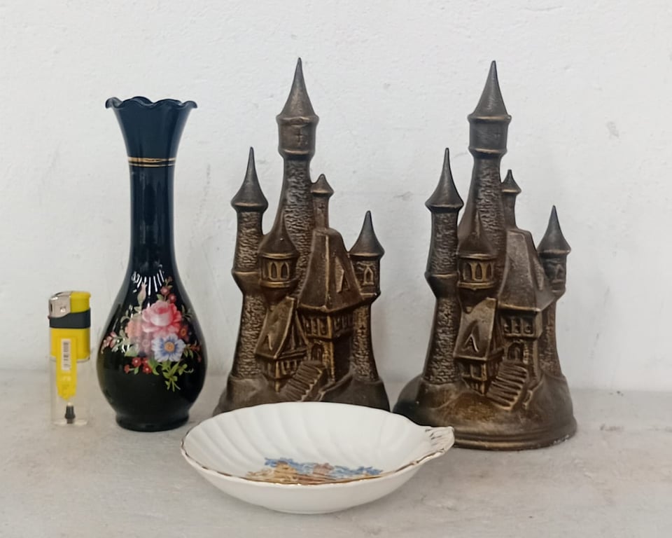 Mixed lot of decorative home décor items