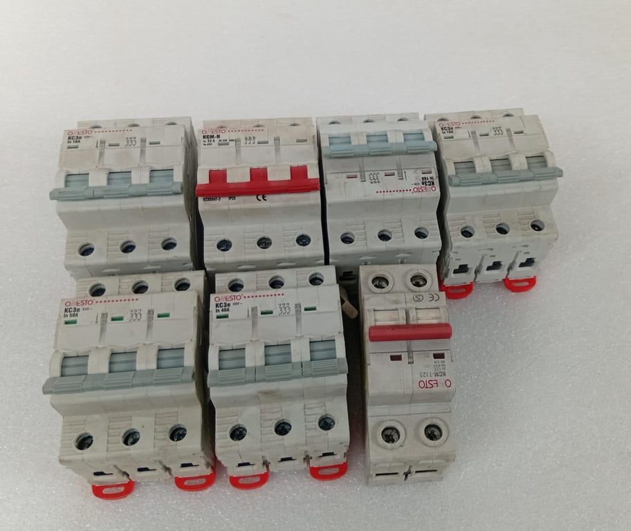 7 x Circuit Breakers Per Piece