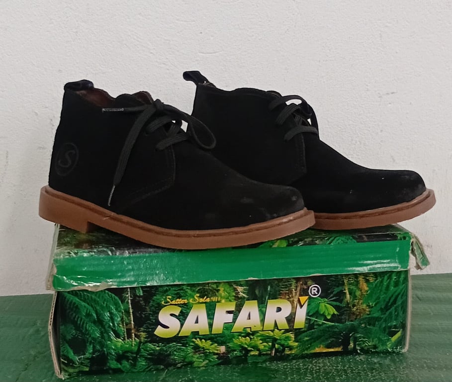 Size 6-Safari Black Genuine Leather Lace-Up Ankle Boots