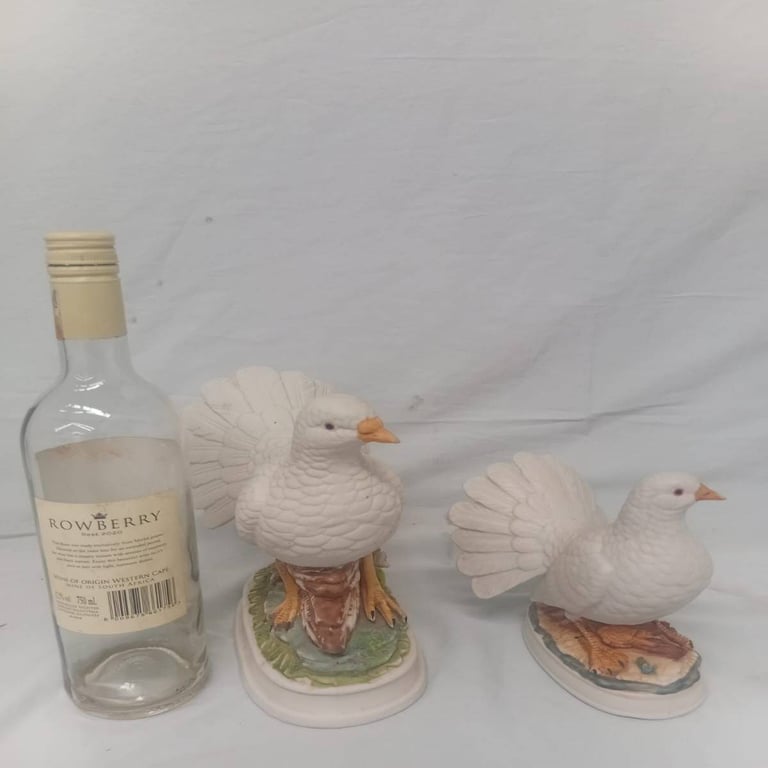 White Dove Figurines(2)