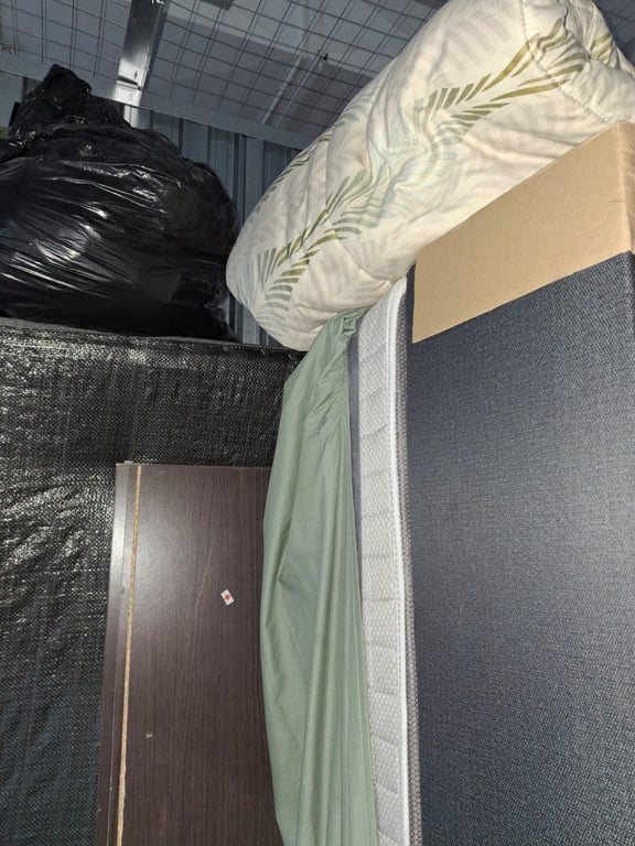 Lot 19 Couch Unit