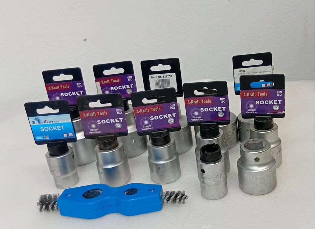 Kraft Tools 12 Point Sockets & Battery Terminal Cleaner