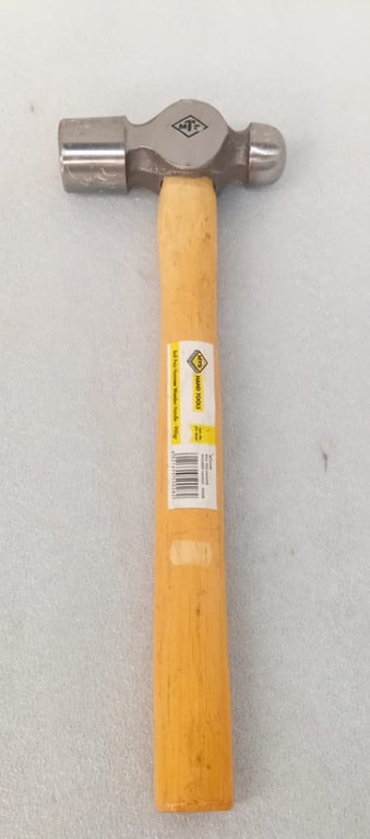 900g MTS ball-peen hammer with a wooden handle